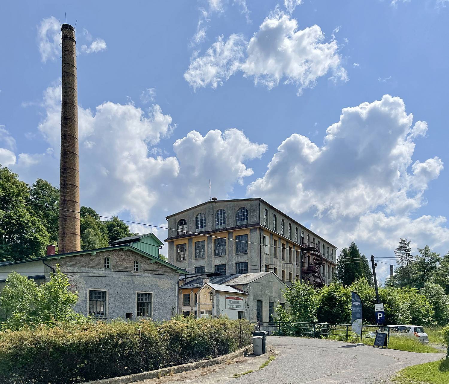 02-large-slide