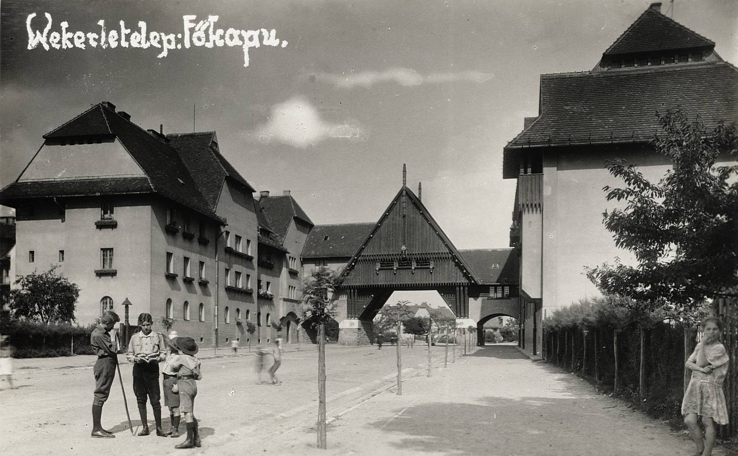 04-large-slide