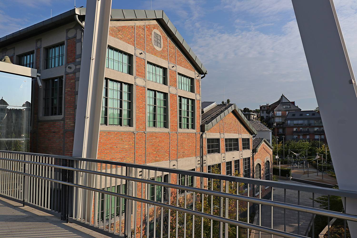 13-large-slide