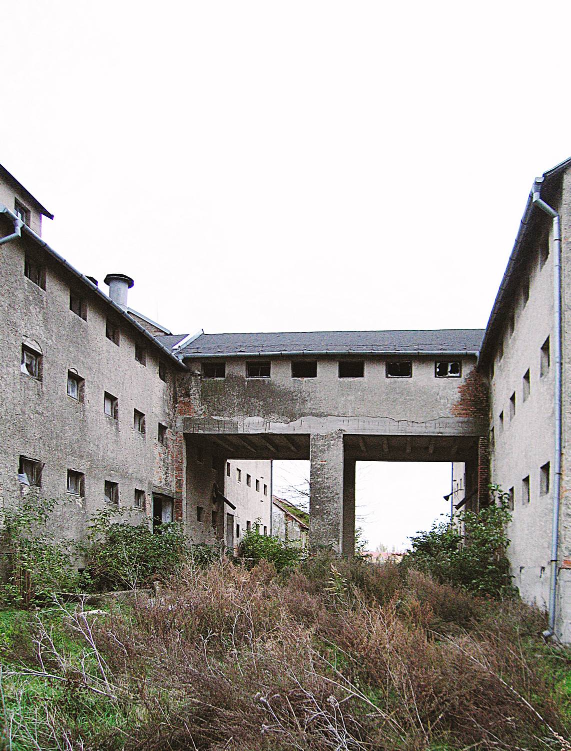 03-large-slide